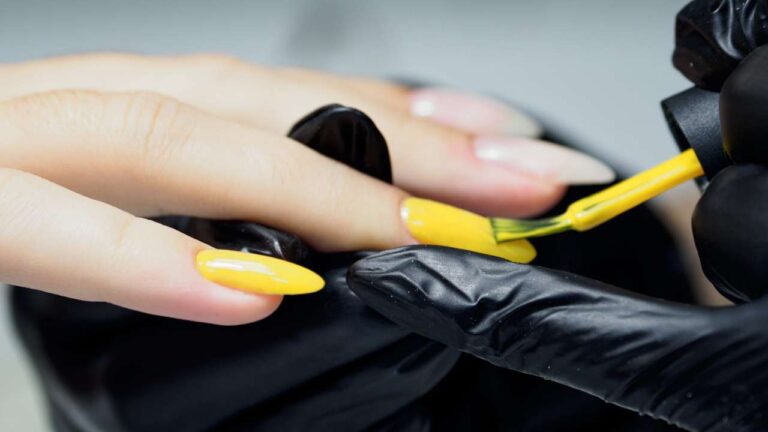 Why Builder Gel Beats Regular Gel in Russian Manicures